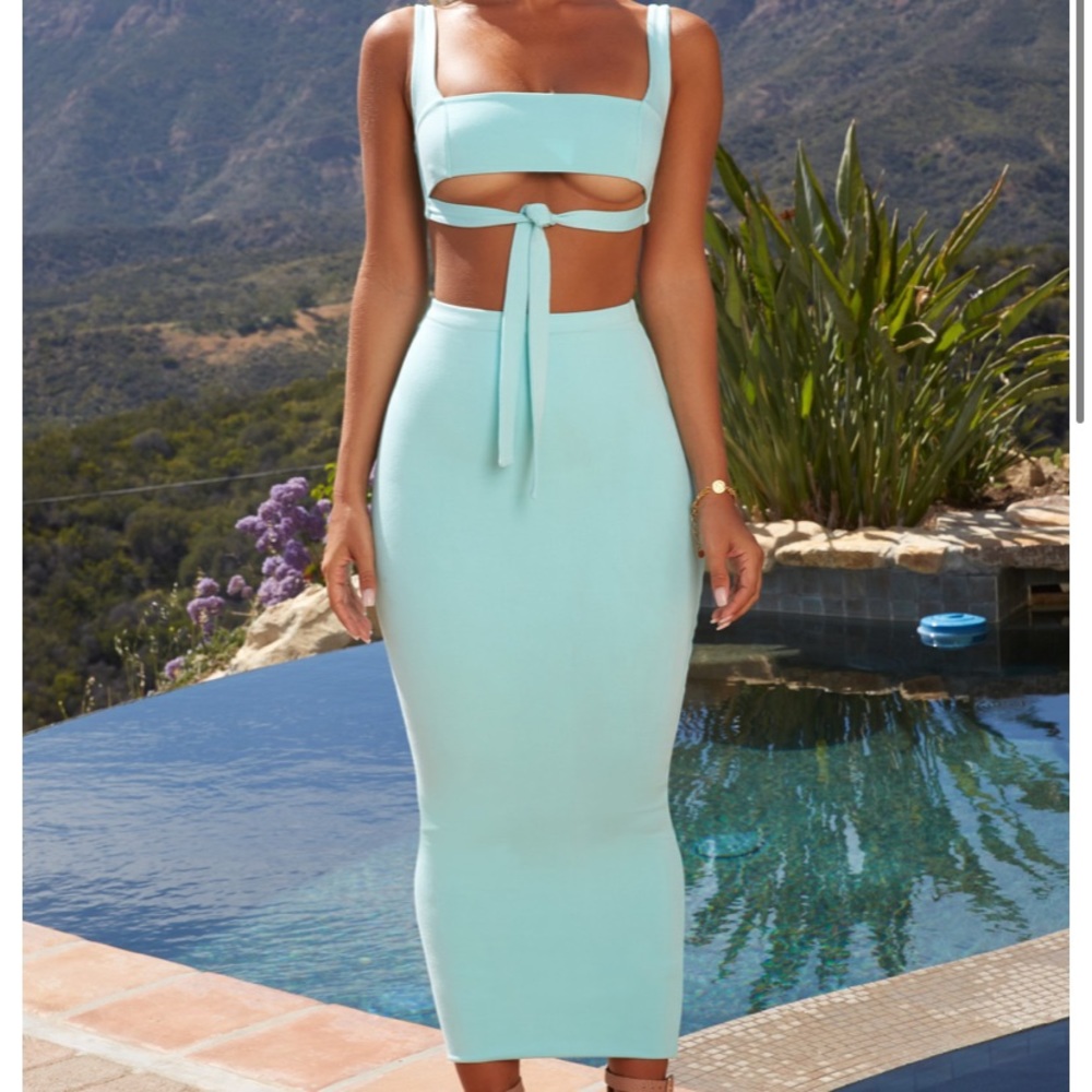 double layered high waisted maxi skirt in mint